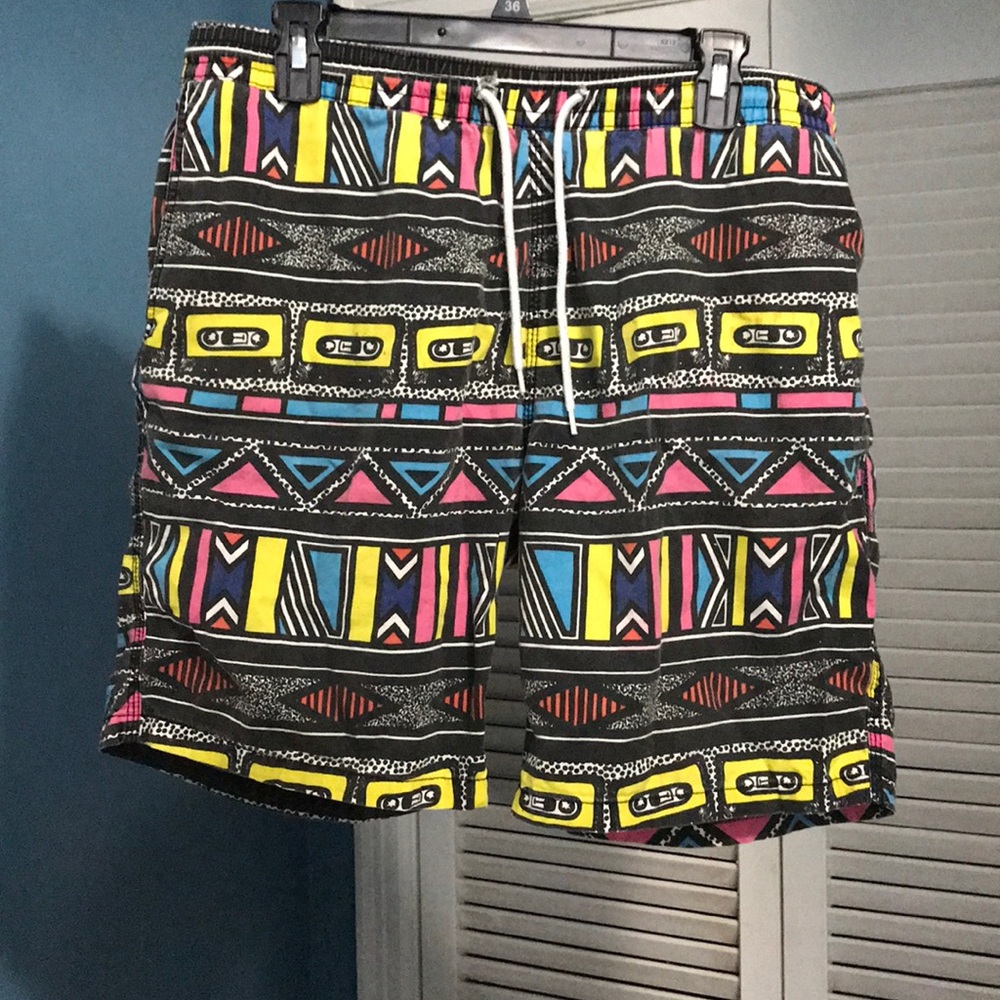 Vintage patterned shorts 📼